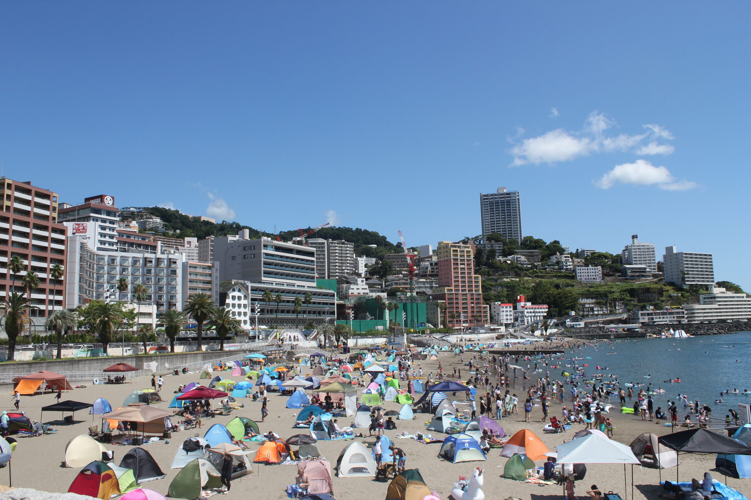 https://b-izu.com/wp-content/uploads/2026/07/【熱海市】サンビーチ-scaled.jpg