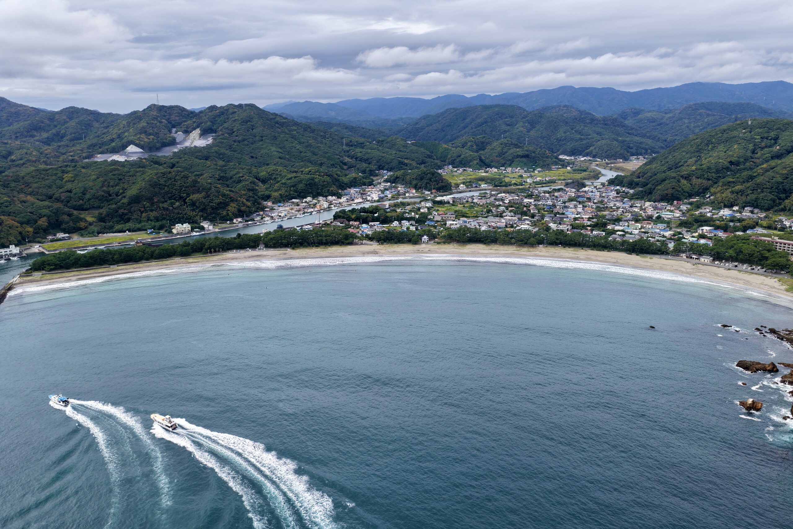 https://b-izu.com/wp-content/uploads/2026/07/弓ヶ浜-scaled.jpg